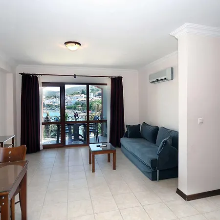 Fora Aparthotel 3*