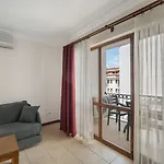 Fora Aparthotel 3*