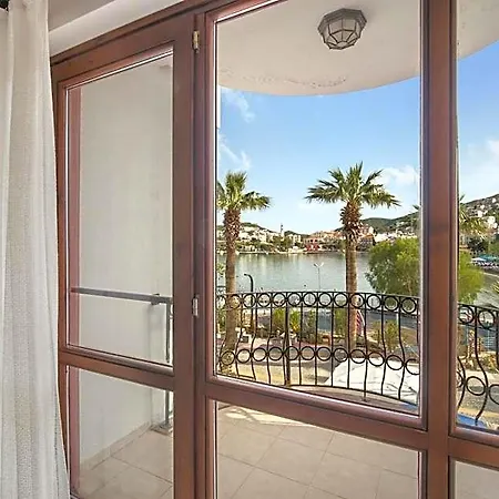 Fora Aparthotel 3*
