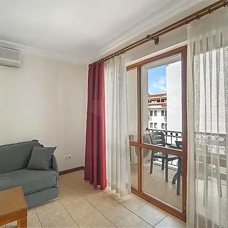 Aparthotel Fora 3*