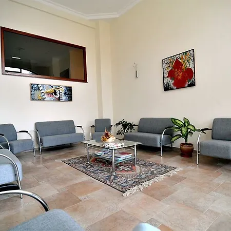 Fora Aparthotel 3*